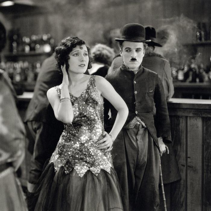 Gold Rush de Charlie Chaplin, célèbre pour ses scènes emblématiques et est considéré comme un chef-d'œuvre du cinéma muet